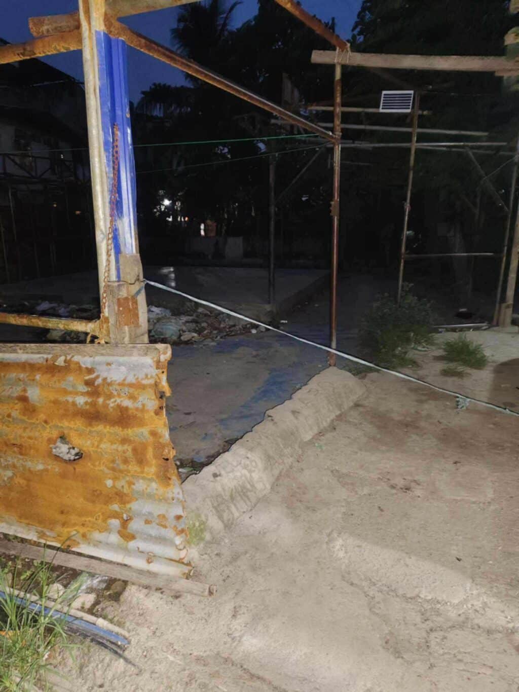 This is the area where the 17-year-old boy was shot dead by a gunman, thinking that he was his target. | Paul Lauro